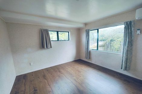 Photo of property in 2/22 Athena Drive, Totara Vale, Auckland, 0629