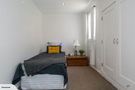 Photo of property in 2 Denholm Road, Hospital Hill, Napier, 4110