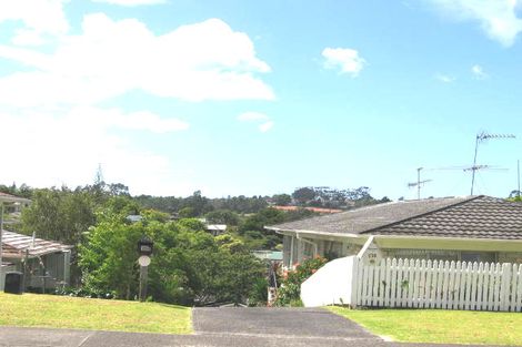 Photo of property in 2/35 Cockayne Crescent, Sunnynook, Auckland, 0620