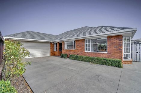 Photo of property in 2/141 Withells Road, Avonhead, Christchurch, 8042