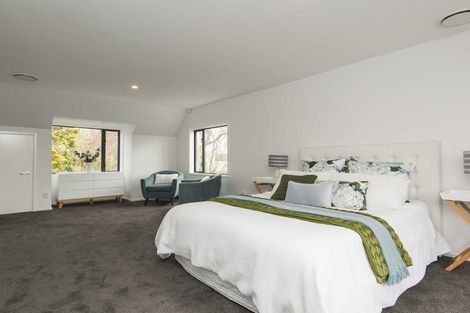 Photo of property in 142 Fendalton Road, Fendalton, Christchurch, 8052