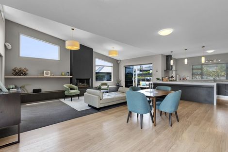 Photo of property in 32 Redwood Crescent, Hurdon, New Plymouth, 4310