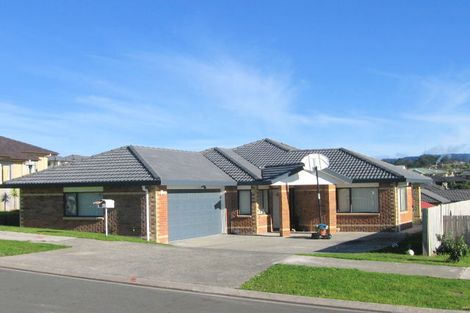 Photo of property in 19 Fleetwood Drive, Henderson, Auckland, 0612