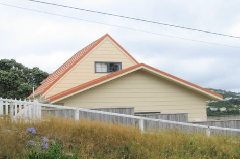 Photo of property in 60 Mills Road, Brooklyn, Wellington, 6021