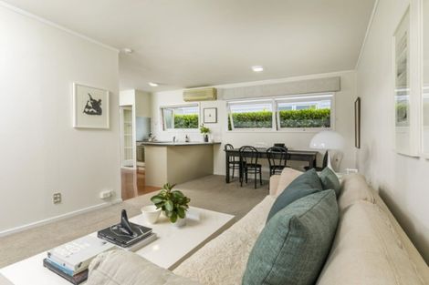 Photo of property in 2/134 Calliope Road, Stanley Point, Auckland, 0624