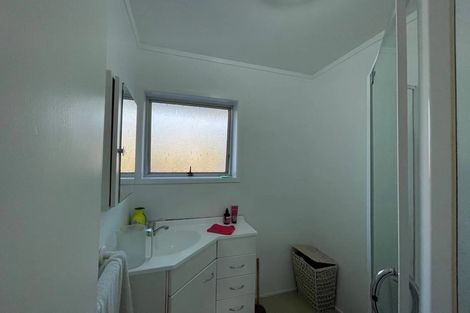 Photo of property in 1/10 Ballater Place, Highland Park, Auckland, 2010