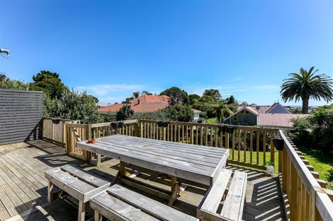 Photo of property in 6 Lismore Street, Strandon, New Plymouth, 4312