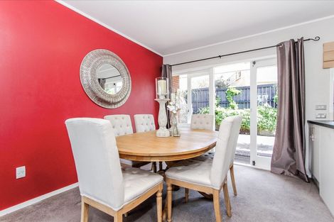 Photo of property in 21 Rotoiti Avenue, Pakuranga Heights, Auckland, 2010