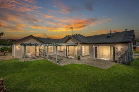 Photo of property in 18 Roderick Place, Rototuna, Hamilton, 3210