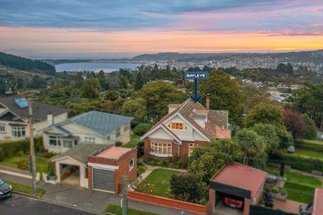 Photo of property in 6 Grandview Crescent, Opoho, Dunedin, 9010