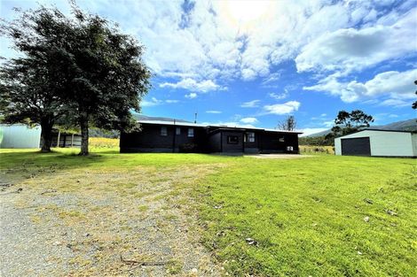 Photo of property in 2132 Tahakopa Valley Road, Tahakopa Valley, Owaka, 9586