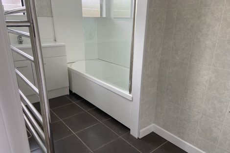 Photo of property in 12 Kokiri Street, Te Atatu South, Auckland, 0610