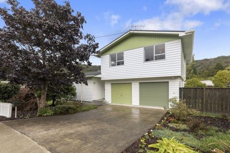 Photo of property in 5 George Street, Stokes Valley, Lower Hutt, 5019