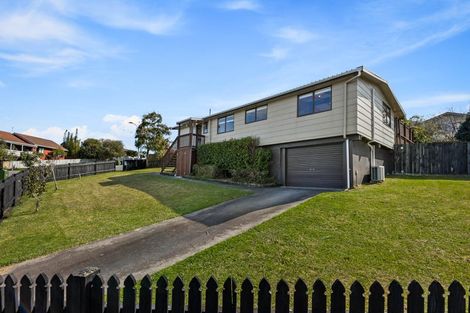 Photo of property in 5 Elizabeth Drive, West Harbour, Auckland, 0618