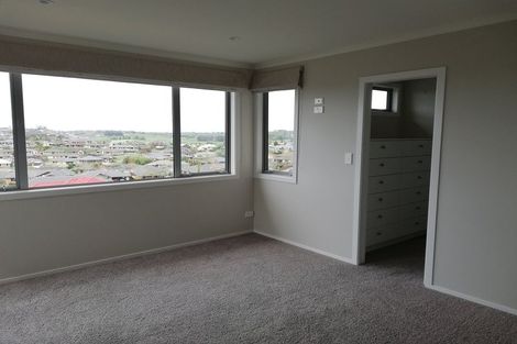 Photo of property in 13 Ruske Place, Grandview Heights, Hamilton, 3200