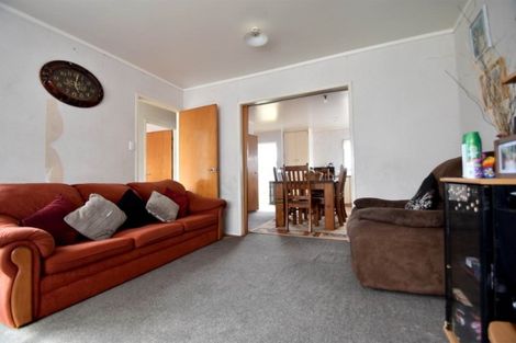 Photo of property in 2/3 Secretariat Place, Randwick Park, Auckland, 2105