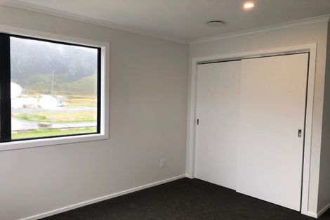 Photo of property in 7 Desert Gold Lane, Wallaceville, Upper Hutt, 5018