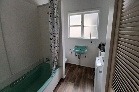 Photo of property in 51 Endeavour Street, Lyall Bay, Wellington, 6022