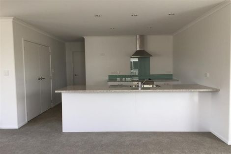 Photo of property in 92 Barbados Way, One Tree Point, 0118