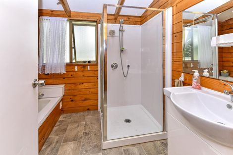 Photo of property in 2/90 Wattle Farm Road, Wattle Downs, Auckland, 2103