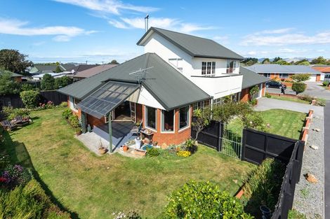 Photo of property in 4 Beauford Place, Parklands, Christchurch, 8083