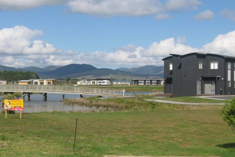 Photo of property in 102 The Fairway, Matarangi, Whitianga, 3592