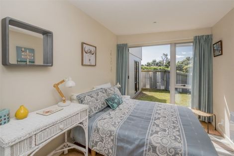 Photo of property in 37 Sarah Street, Waikawa Beach, Manakau, 5573