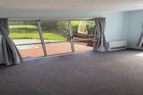 Photo of property in 5 Wakefield Terrace, Tawa, Wellington, 5028