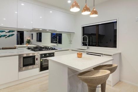 Photo of property in 2 George Laurenson Lane, Mount Roskill, Auckland, 1041