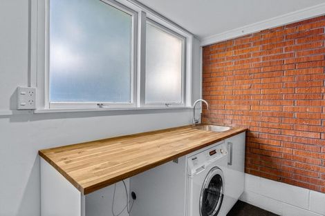 Photo of property in 1/18 Shakespeare Road, Milford, Auckland, 0620