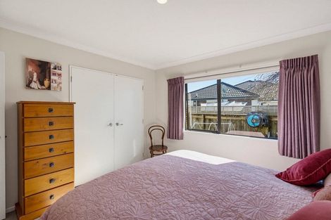Photo of property in 4 Balmerino Grove, Waikanae, 5036