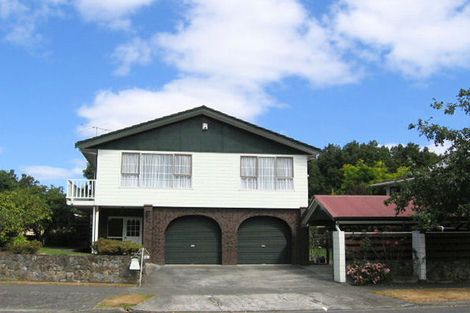 Photo of property in 30 Larchmont Grove, Totara Park, Upper Hutt, 5018