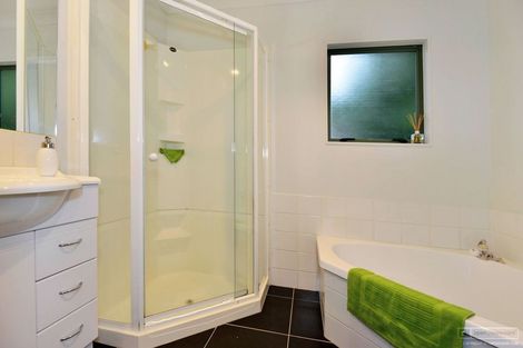 Photo of property in 1/13 Sunnynook Road, Forrest Hill, Auckland, 0620