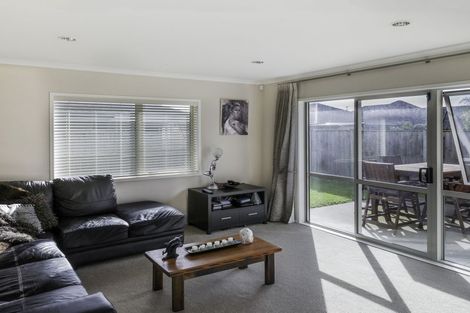 Photo of property in 10 Toscana Drive, Karaka, Papakura, 2113
