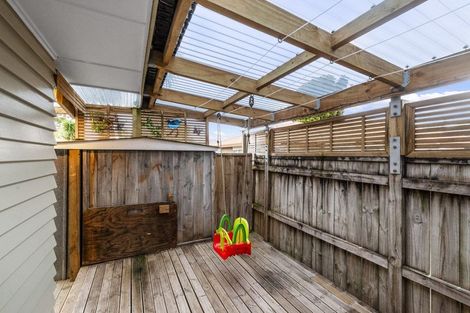 Photo of property in 83 Sturges Road, Henderson, Auckland, 0612