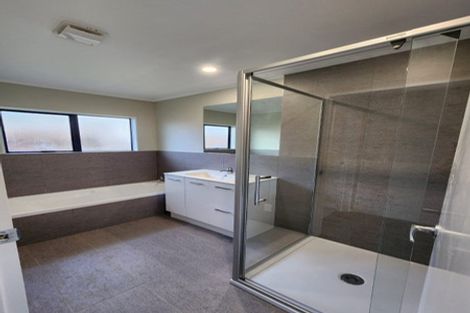 Photo of property in 1/14 Nerissa Place, Randwick Park, Auckland, 2105