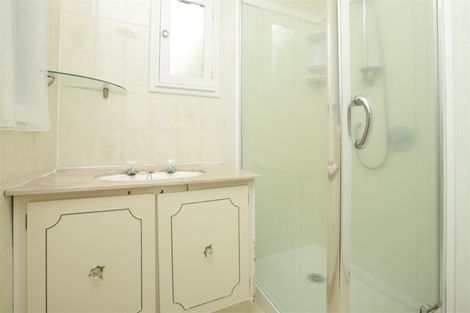 Photo of property in 6 Cedar Place, Hillcrest, Hamilton, 3216