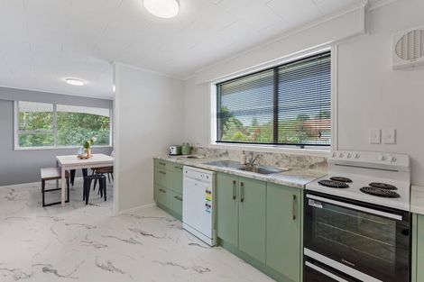 Photo of property in 62 Queens Road, Waikanae Beach, Waikanae, 5036