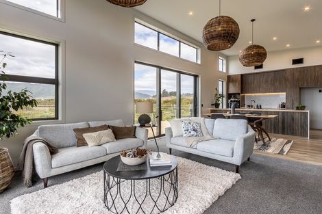 Photo of property in 8 Mirek Street, Waikanae, 5036