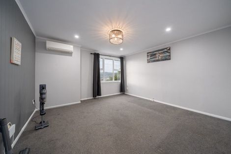 Photo of property in 12 Whenua View, Titahi Bay, Porirua, 5022