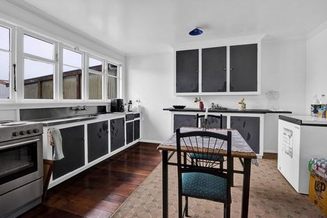 Photo of property in 13 Douglas Street, Hawera, 4610