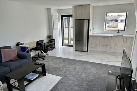 Photo of property in 9/123 Cambridge Terrace, Fairfield, Lower Hutt, 5011