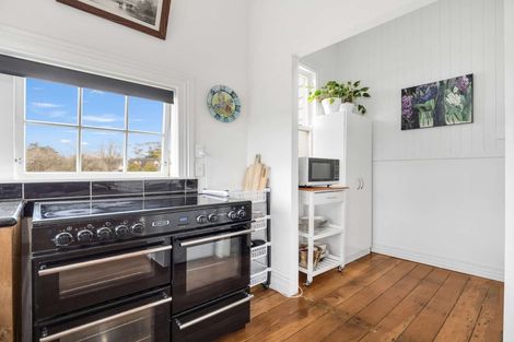 Photo of property in 43 Colombo Road, Waiuku, 2123