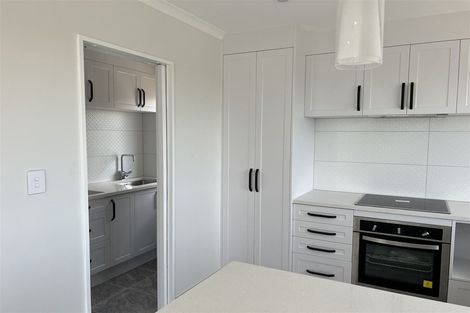 Photo of property in 85c Lake Panorama Drive, Henderson Valley, Auckland, 0614