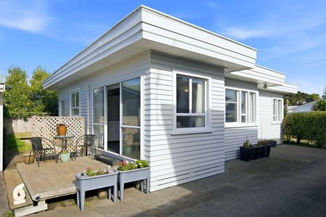 Photo of property in 1/5 Rainsford Street, Moturoa, New Plymouth, 4310