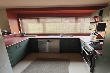 Photo of property in 162 Queens Drive, Lyall Bay, Wellington, 6022