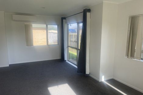 Photo of property in 6 Mark Edgar Place, Clendon Park, Auckland, 2103