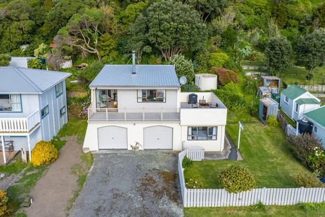 Photo of property in 72 Lake Ferry Road, Lake Ferry, Featherston, 5772