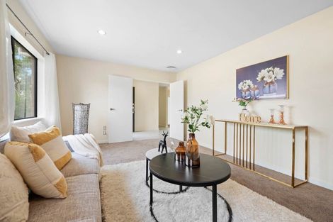 Photo of property in 29b Edgewater Drive, Pakuranga, Auckland, 2010