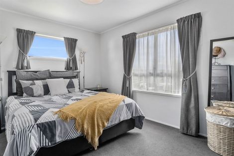 Photo of property in 37 Dunton Drive, Welcome Bay, Tauranga, 3112